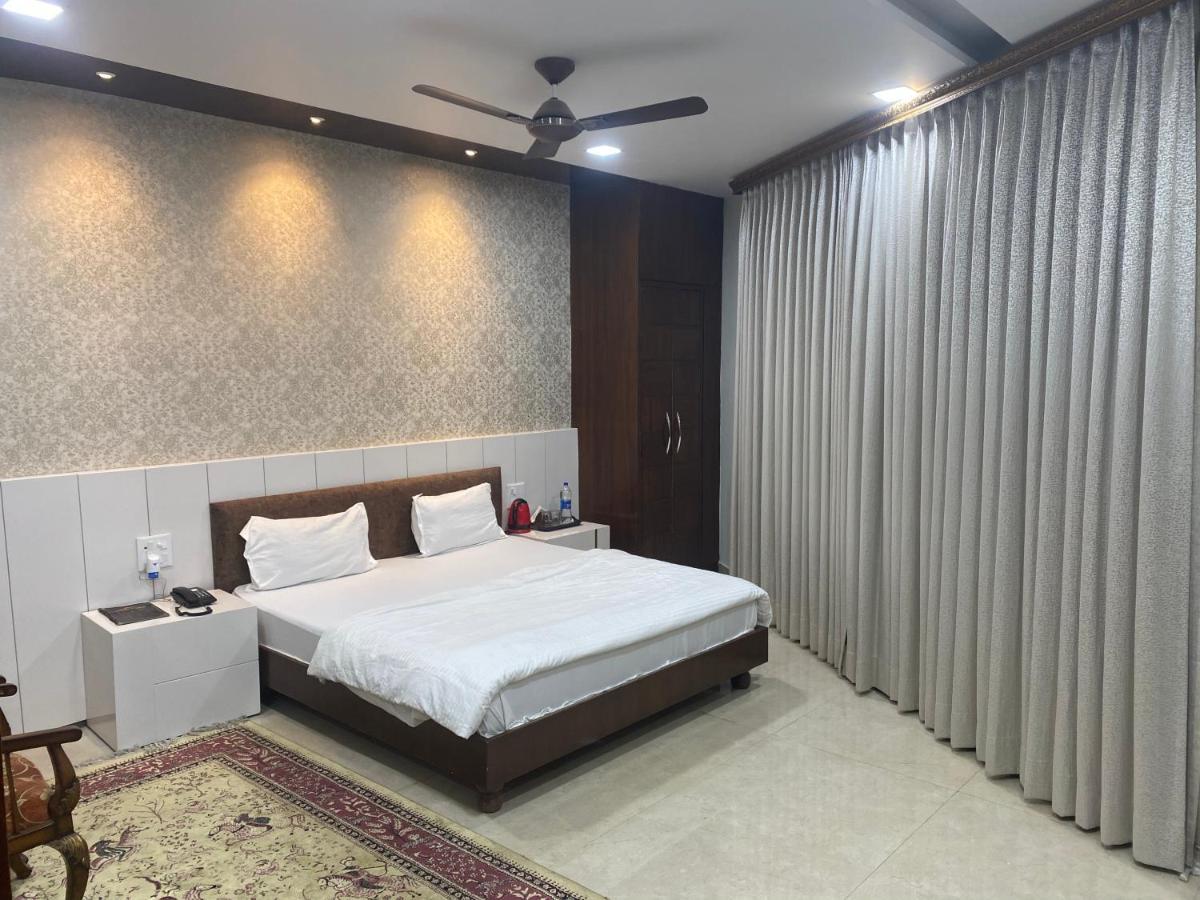 Hotel temple view inn Anandpur Sāhib Buitenkant foto