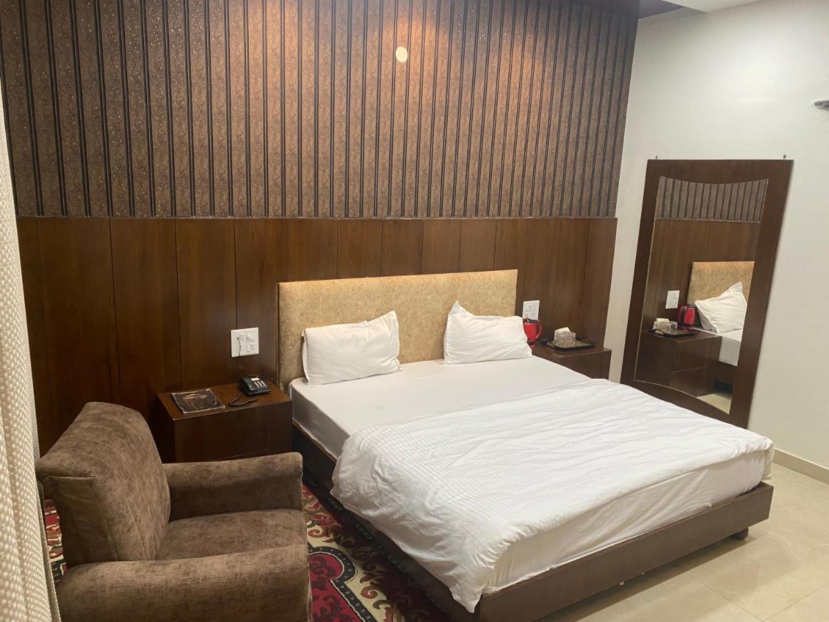 Hotel temple view inn Anandpur Sāhib Buitenkant foto