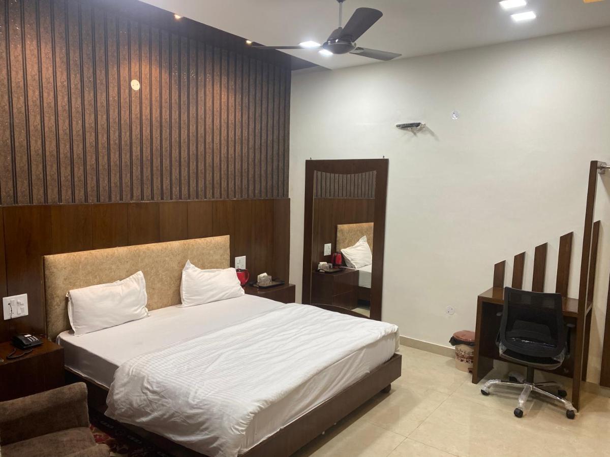 Hotel temple view inn Anandpur Sāhib Buitenkant foto