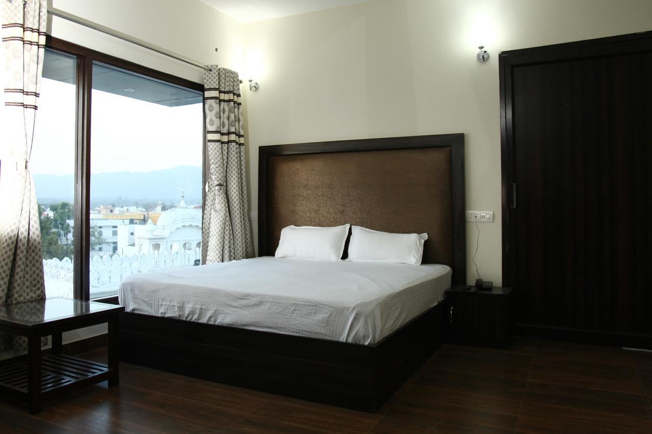 Hotel temple view inn Anandpur Sāhib Buitenkant foto