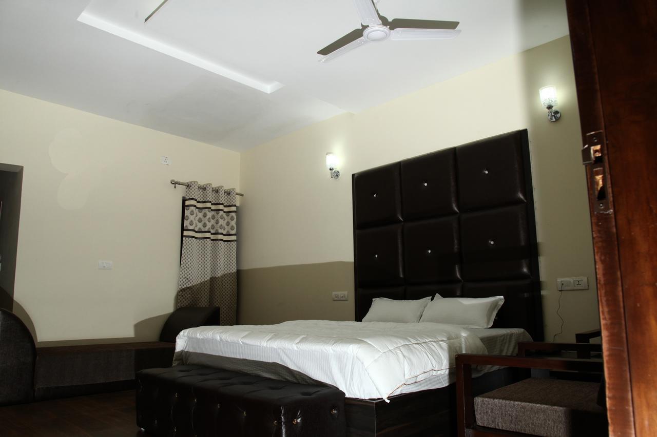 Hotel temple view inn Anandpur Sāhib Buitenkant foto
