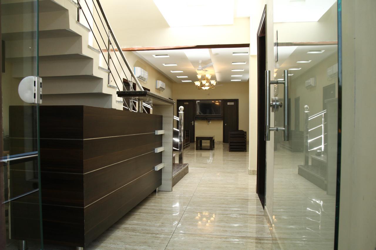 Hotel temple view inn Anandpur Sāhib Buitenkant foto