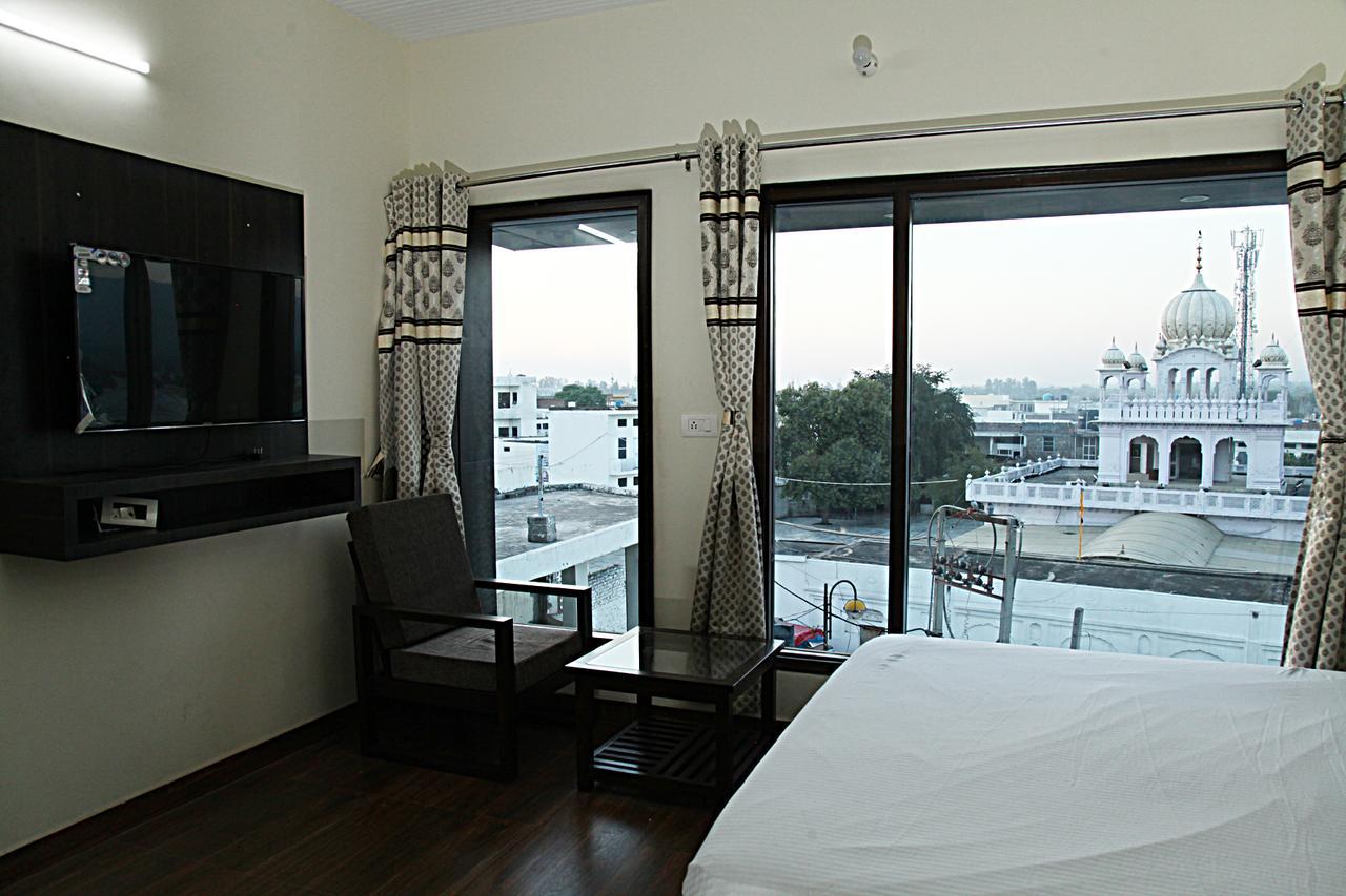 Hotel temple view inn Anandpur Sāhib Buitenkant foto