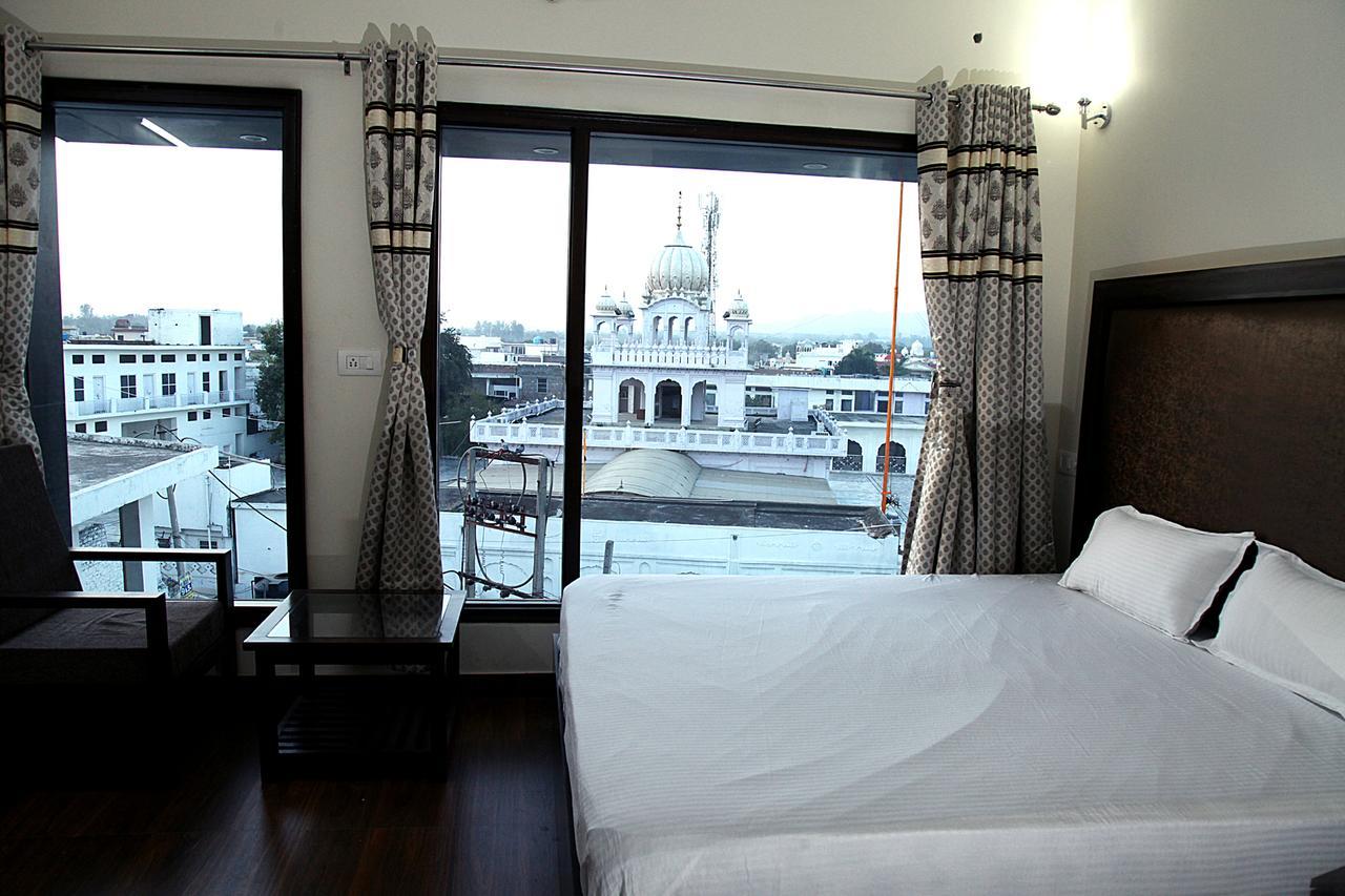 Hotel temple view inn Anandpur Sāhib Buitenkant foto