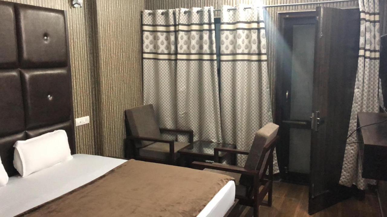 Hotel temple view inn Anandpur Sāhib Buitenkant foto